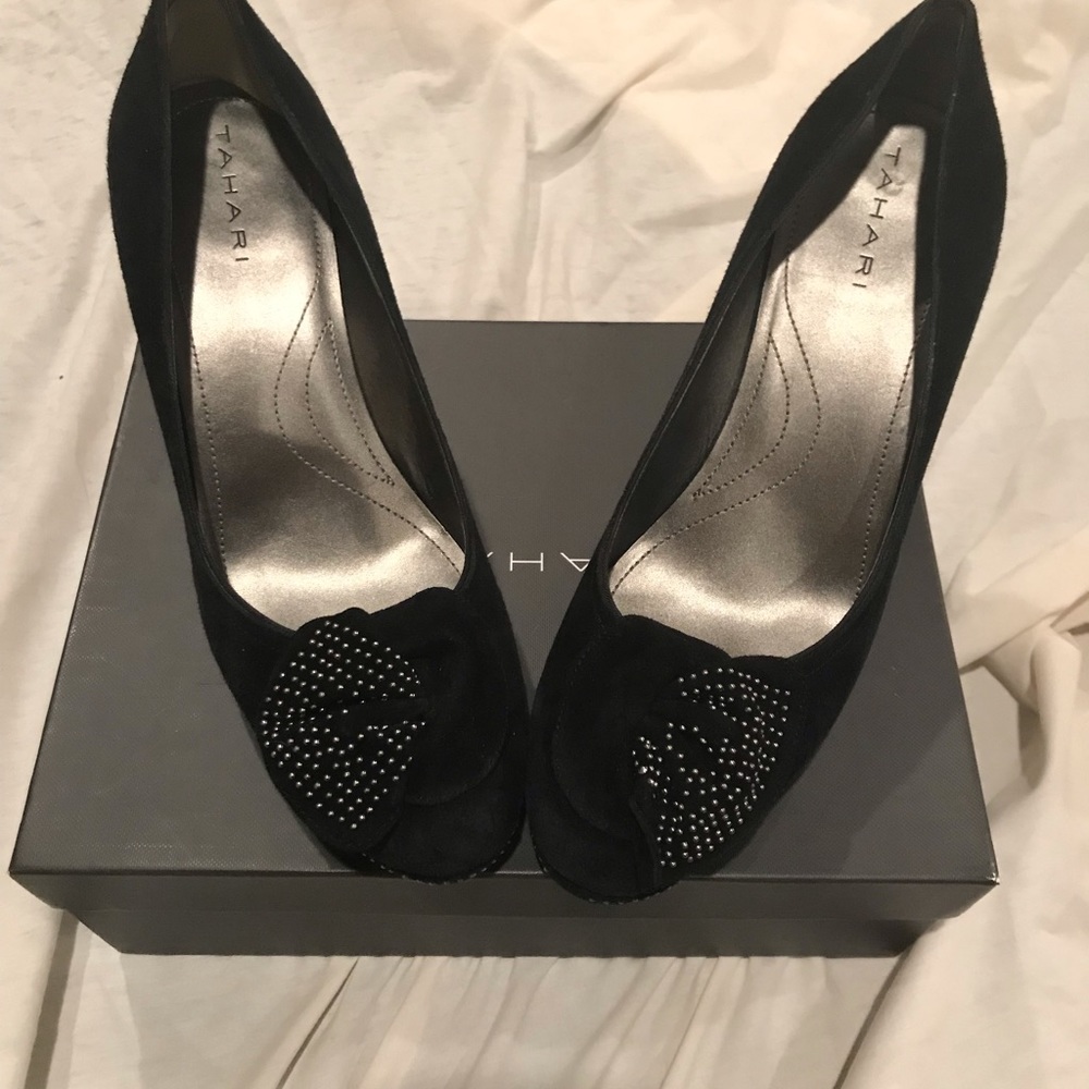Tahari black suede shoes